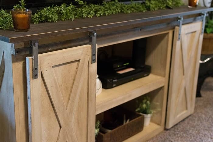 The Barn-like Kitchen Cabinet