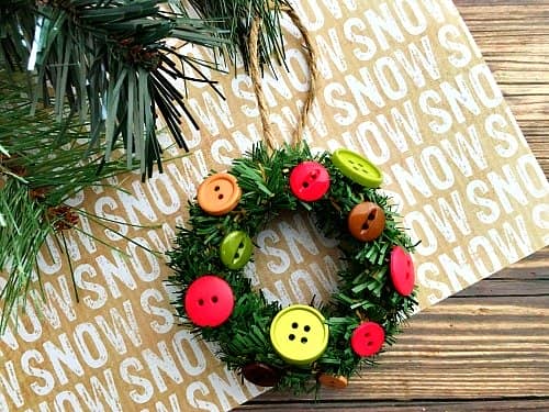 Mini Mason Jar Lid Ring Wreath