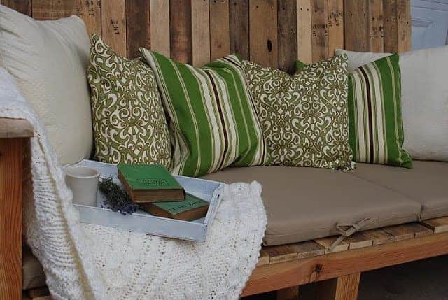 Outdoor Pallet Sofa