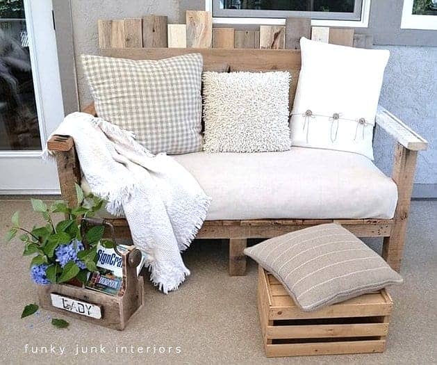 The Creative Pallet Wood Sofa