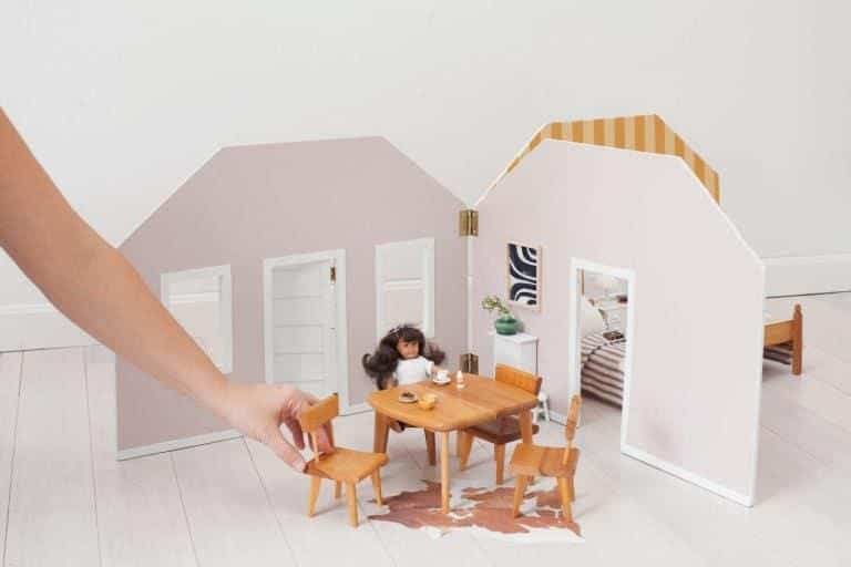DIY Fold-away Dollhouse