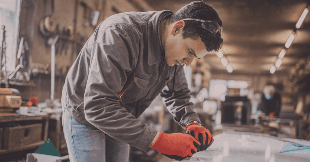 How to Cut Plexiglass the Right Way