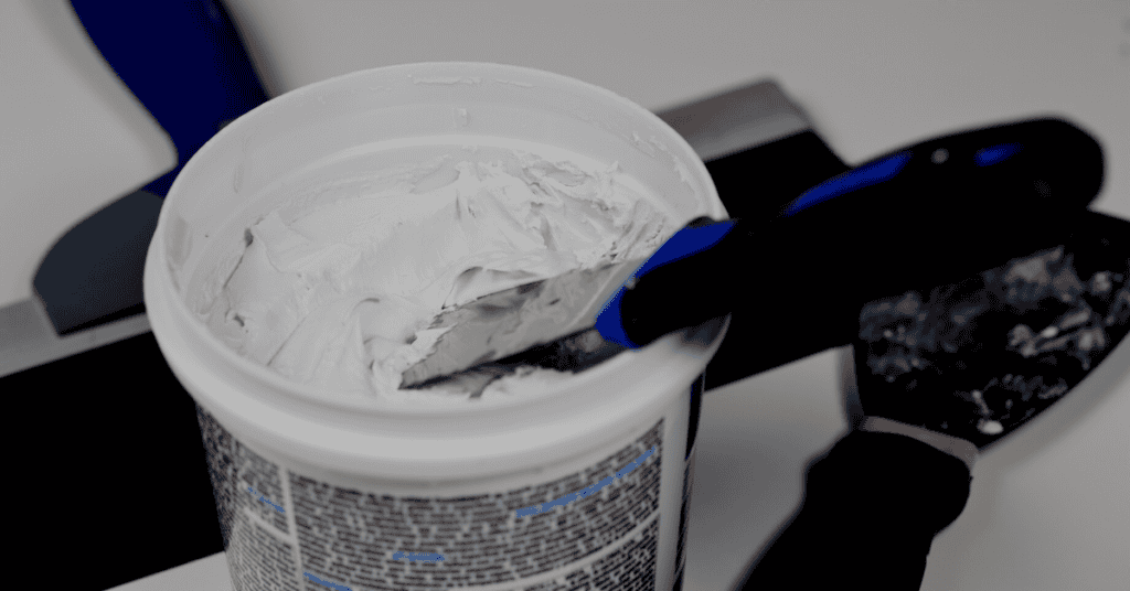 Differences Between Wood Filler and Spackle