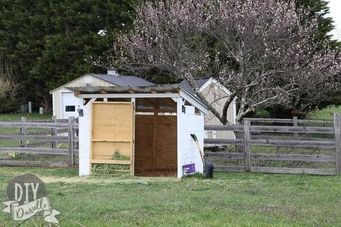 10 Free DIY Goat Shelter Plans to Build Now {Must Checkout}