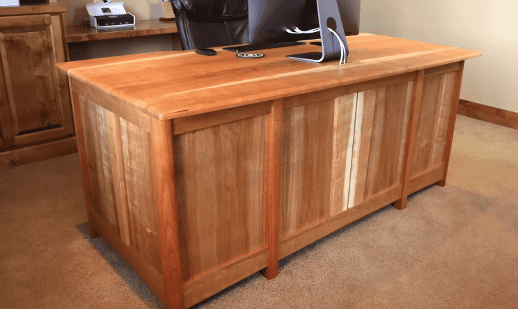 Executive Desk With Wireless Charging