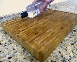 Howard Cutting Board Oil appyling